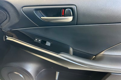 2025 Lexus IS 300