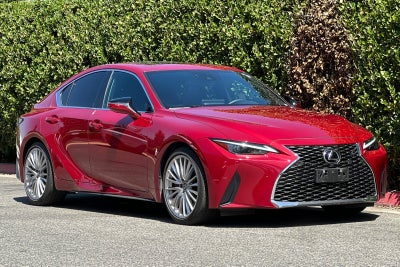 2023 Lexus IS 300