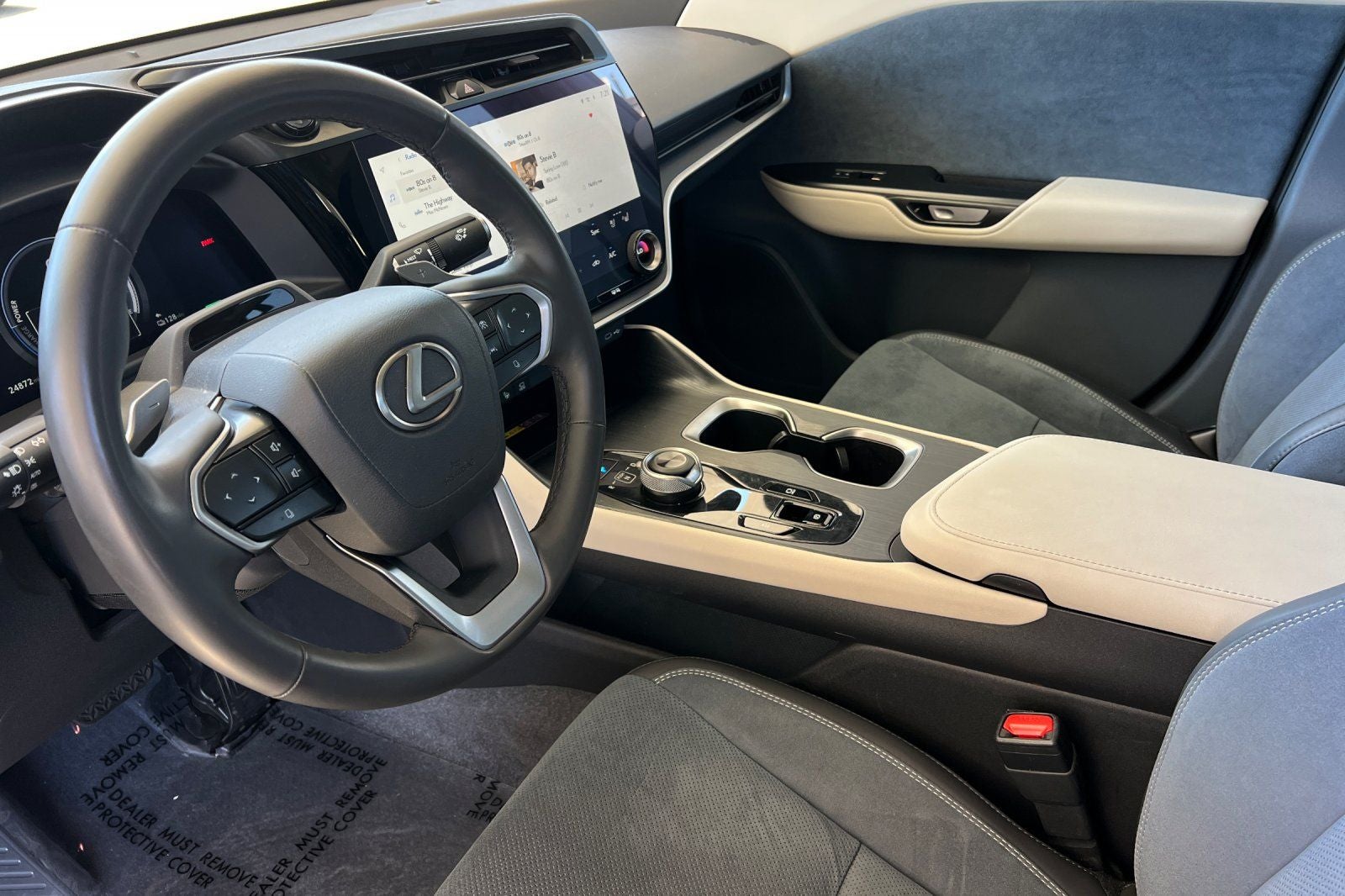 2023 Lexus RZ 450e Luxury