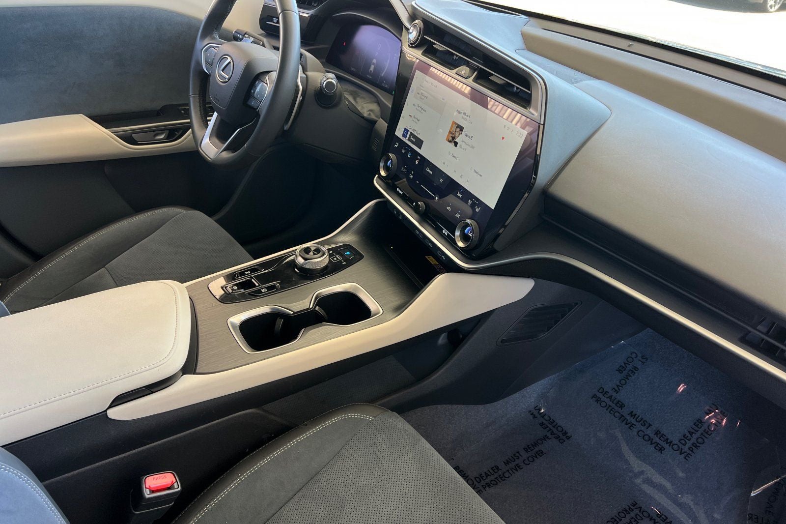 2023 Lexus RZ 450e Luxury
