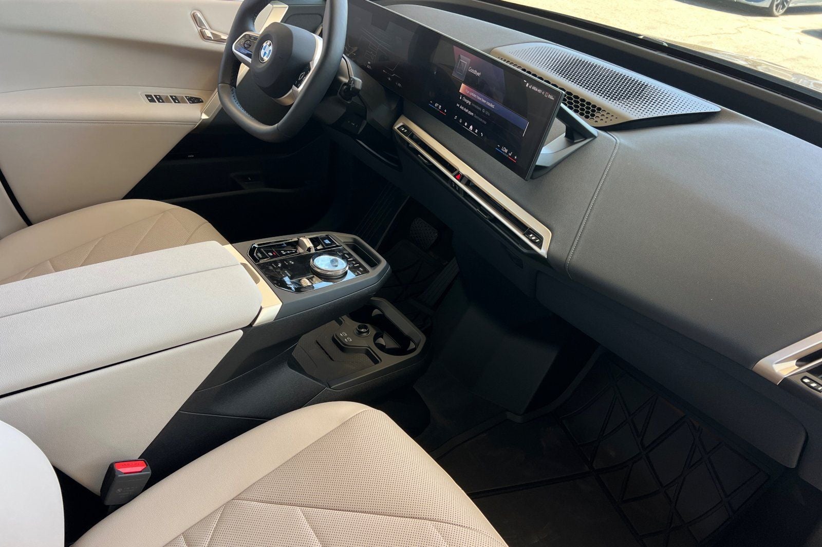 2026 BMW iX 60 - Photo 15