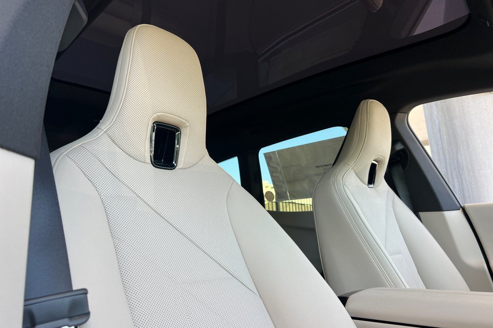 2026 BMW iX 60 - Photo 16