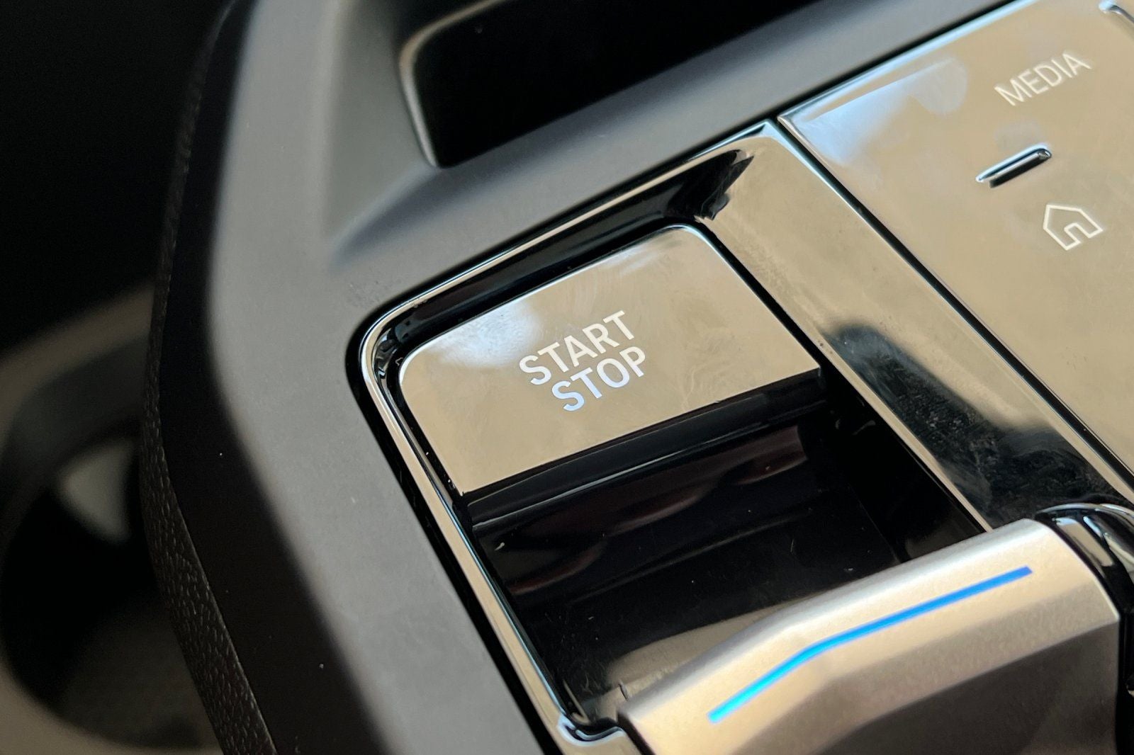 2026 BMW iX 60 - Photo 22
