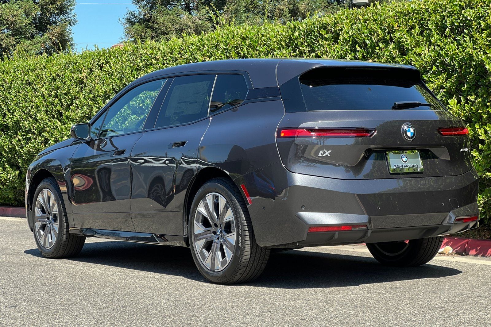 2026 BMW iX 60 - Photo 6
