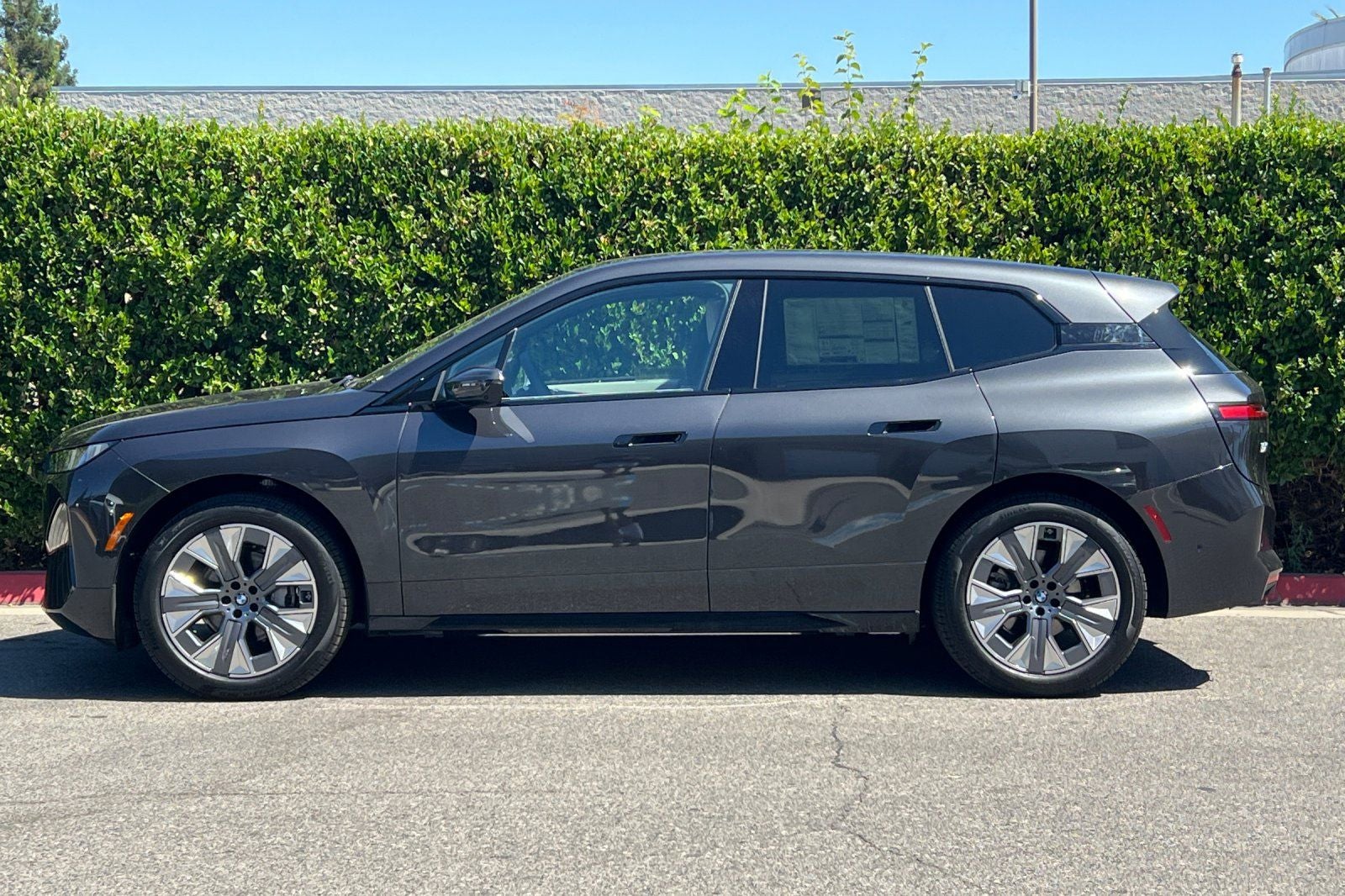 2026 BMW iX 60 - Photo 7