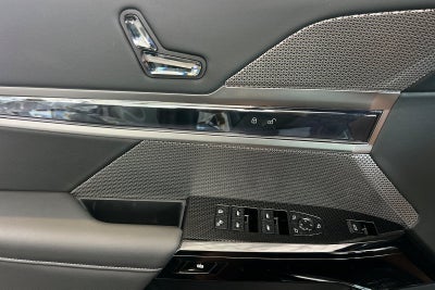 2026 BMW 7 Series 740i