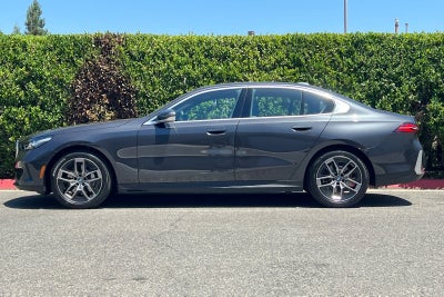 2026 BMW 5 Series 530i