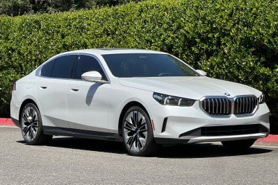 2025 BMW 5 Series 530i