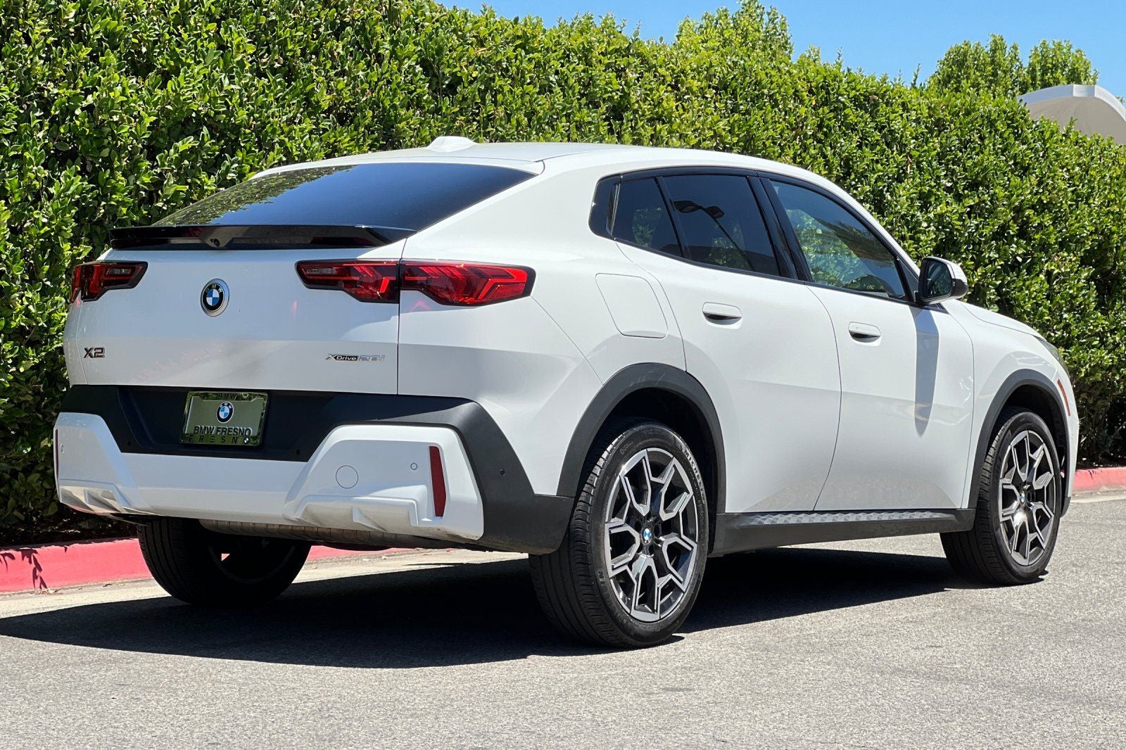 2025 BMW X2 xDrive28i