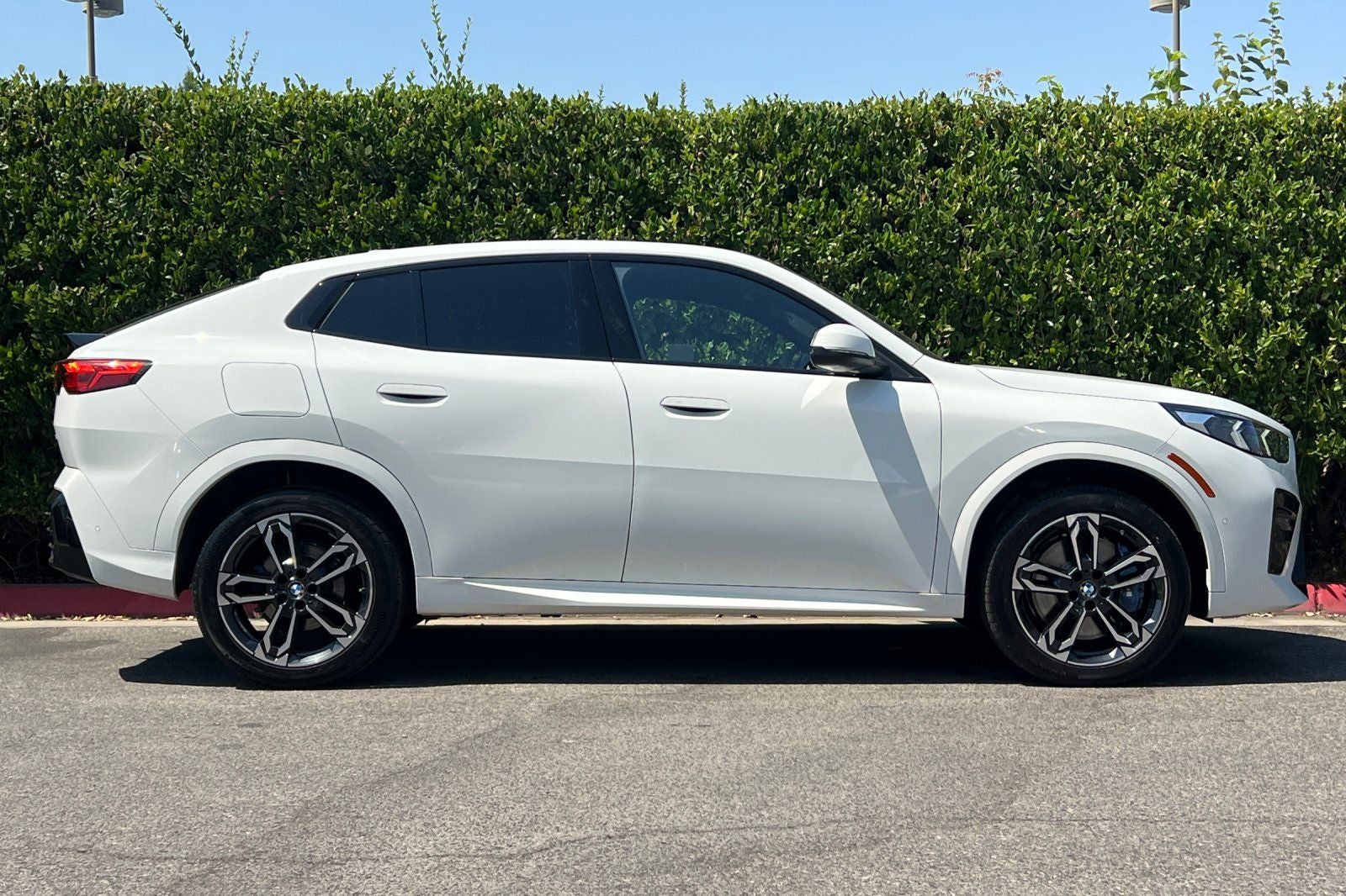 2025 BMW X2 xDrive28i