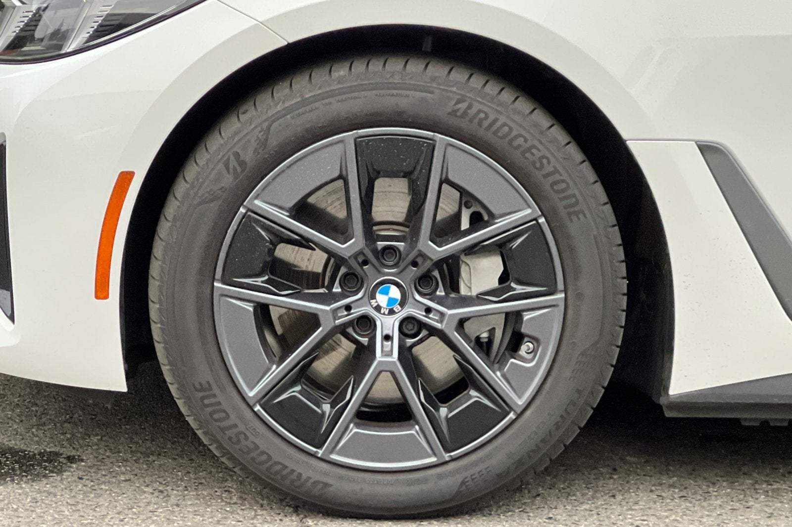 2025 BMW i4 eDrive40