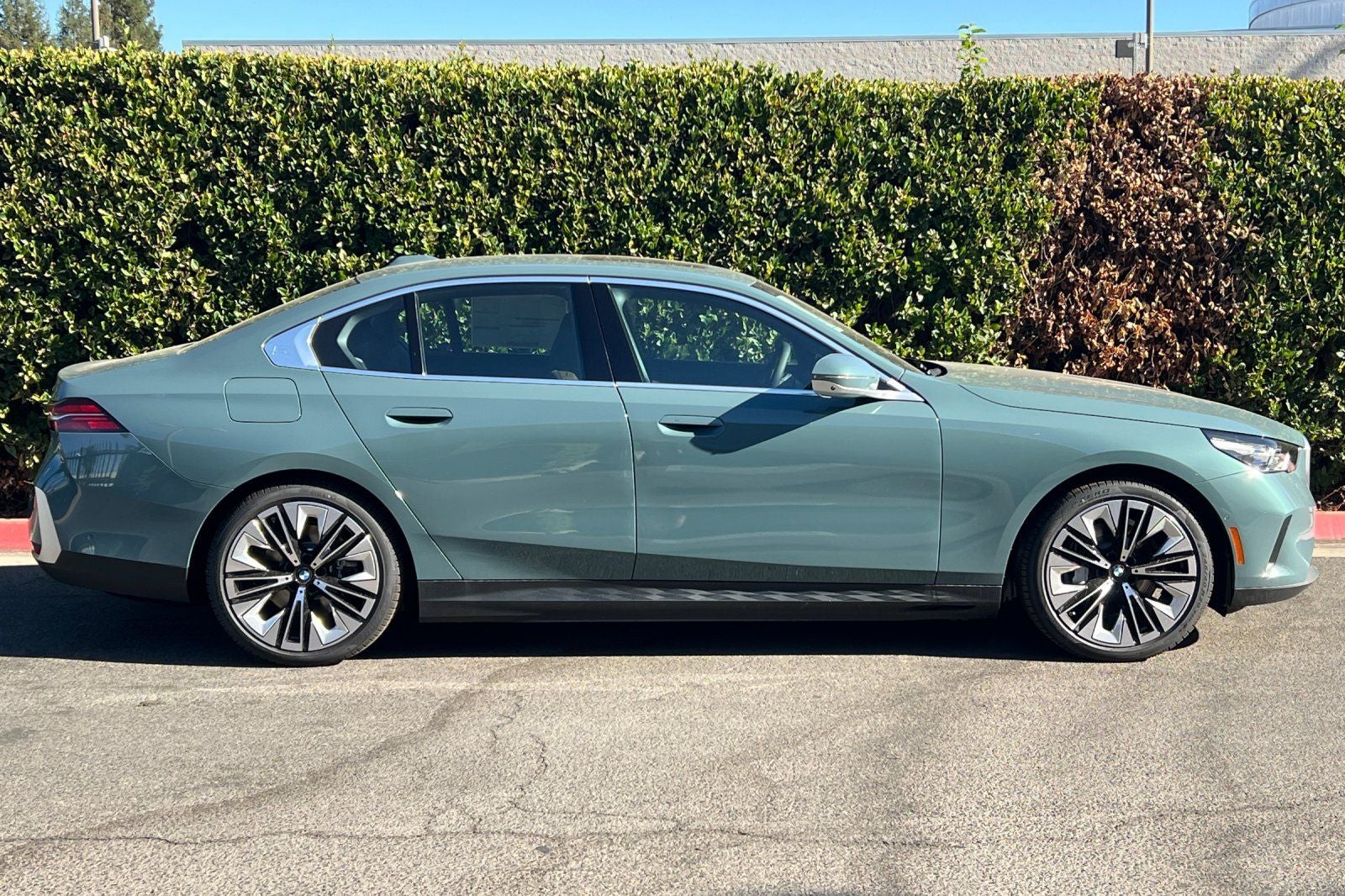 2027 BMW i5 eDrive40
